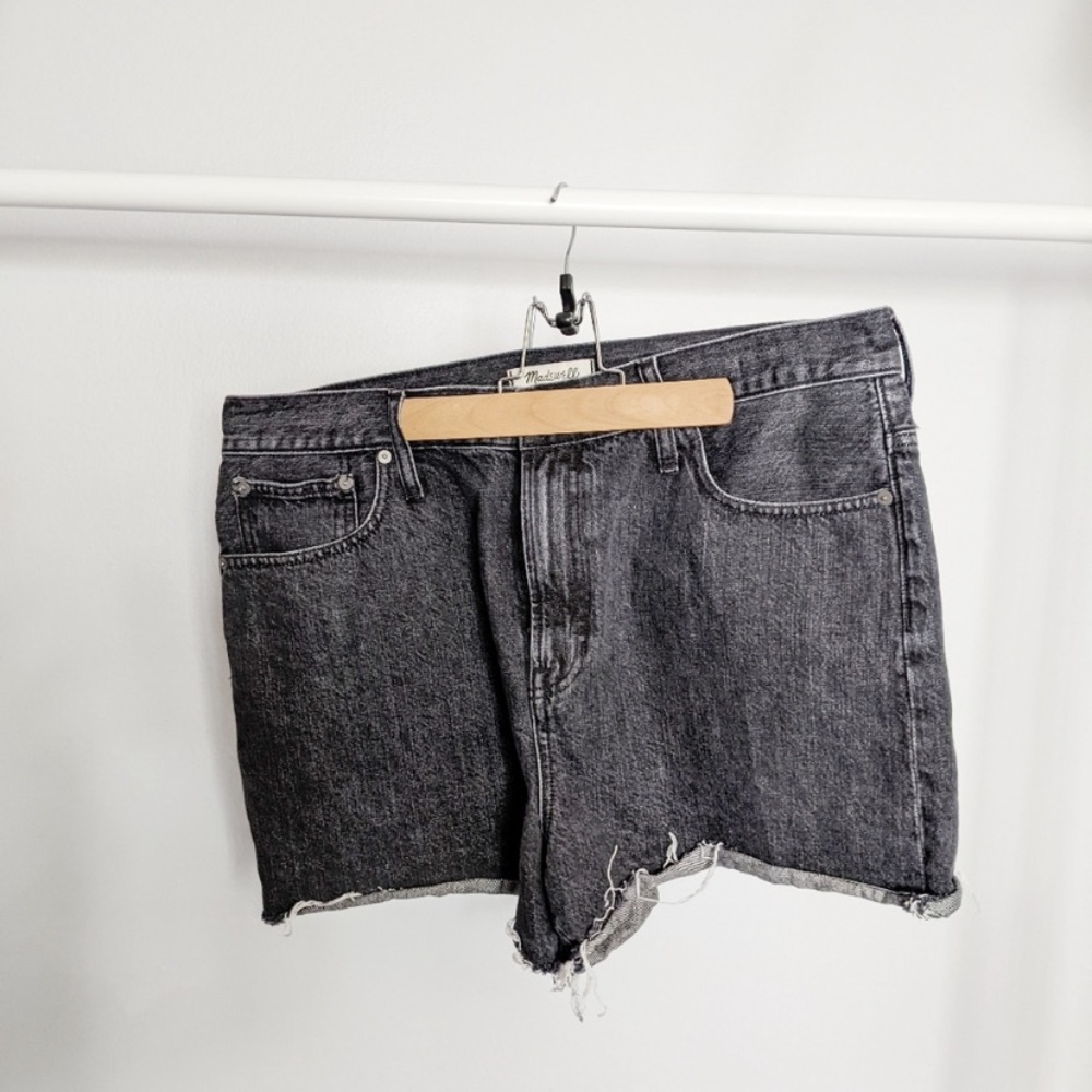 Madewell Black Jean Shorts festival wear comfy high waisted trendy cute